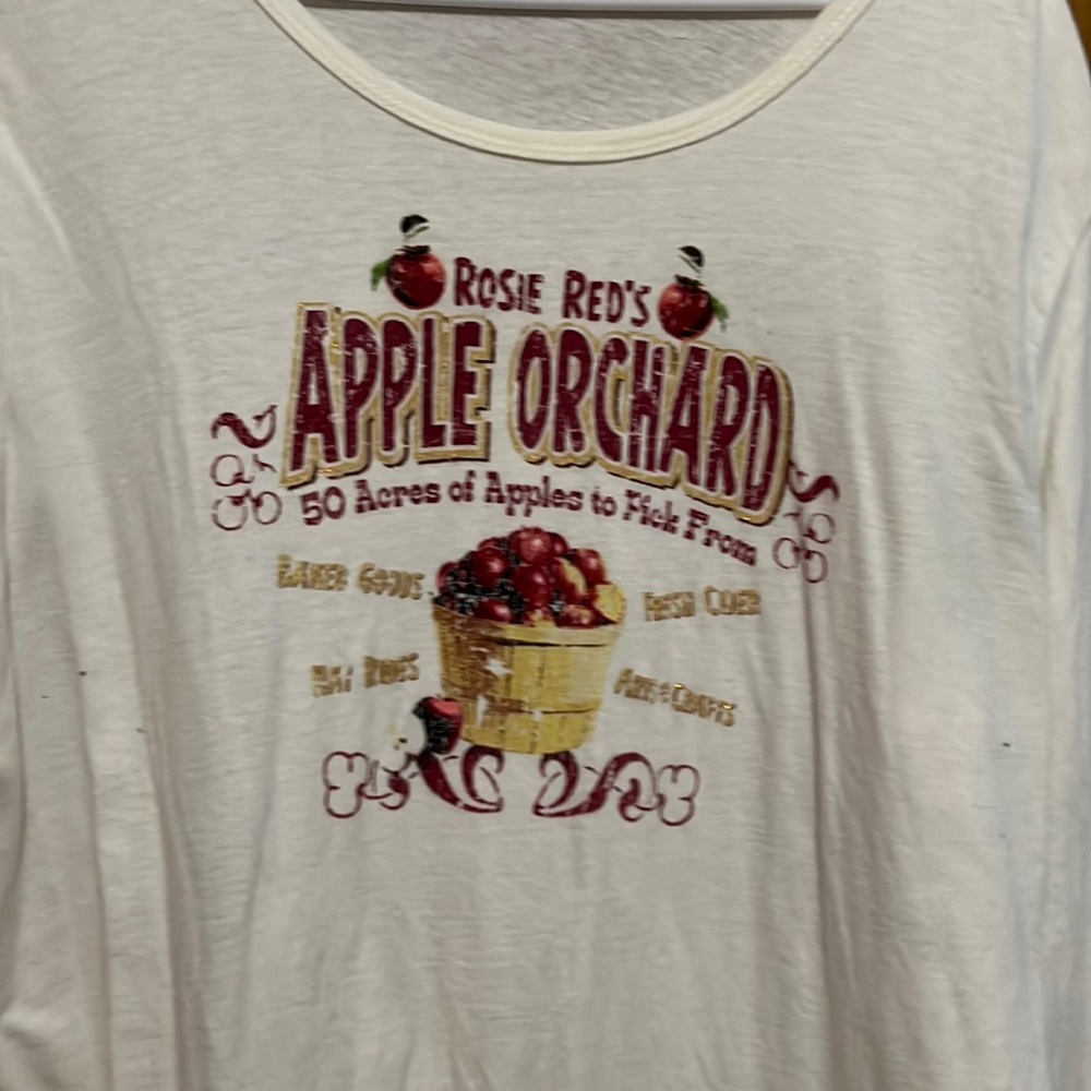 Ya need a shirt for apple pickin’.  XL